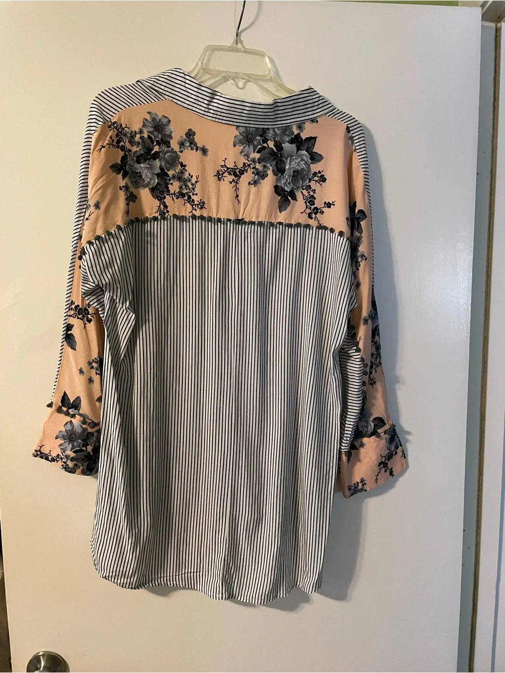Striped V-Neck Mixed-Print Blouse in Peach and Navy Floral Large